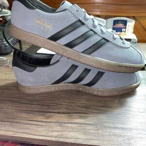 Adidas men’s originals Gray/Black lifestyle sneakers